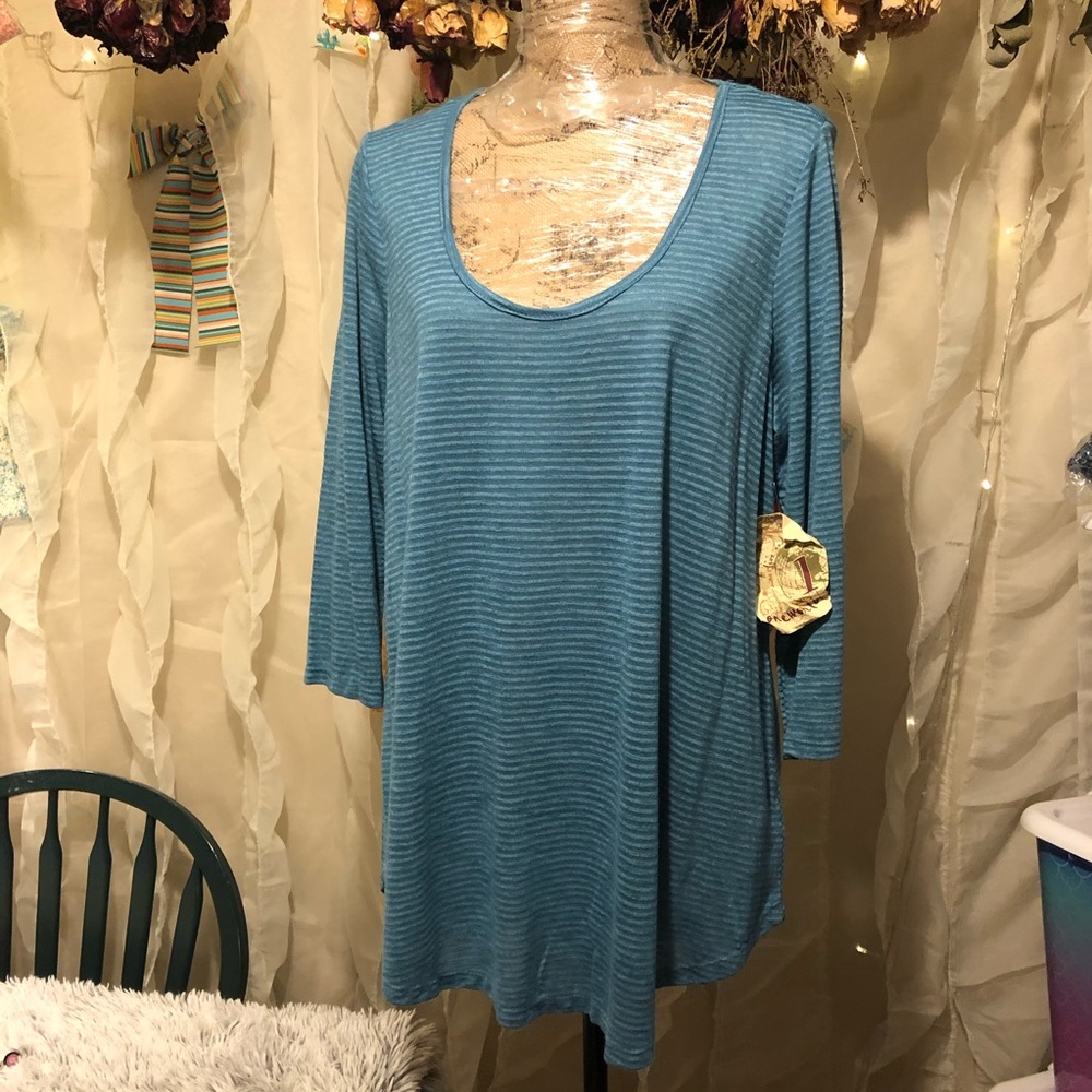 Women’s Plus Size 1X Top by “ One World”